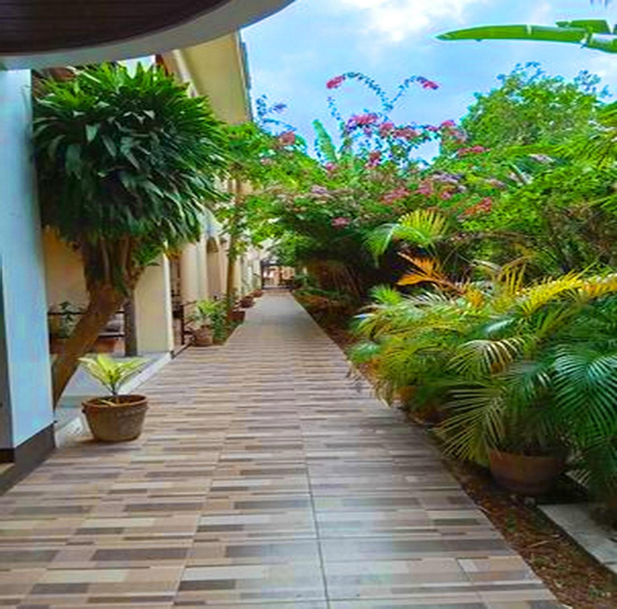 Lukay Las Brisas Balabag  Exterior photo